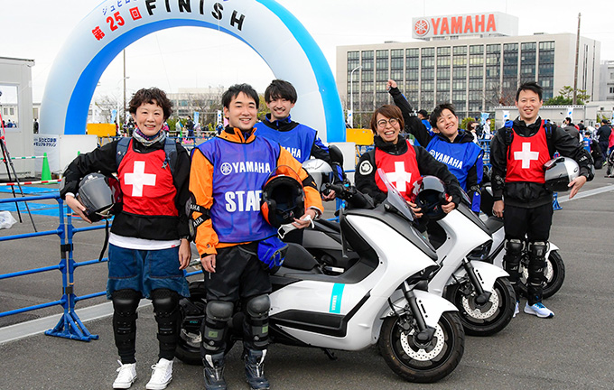 電動スクーター「E01」が、第25回ジュビロ磐田メモリアルマラソンをサポート