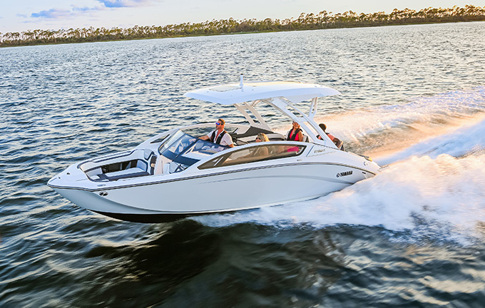 スポーツボート「275SDX」 を新発売
