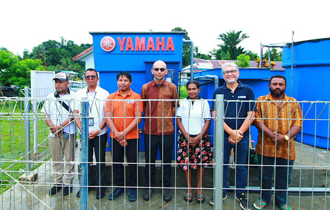 インドネシア・パプア州へ小型浄水装置3基を引き渡し