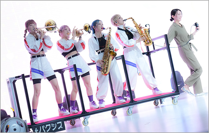 事業化に向けて本格始動、電動アシスト台車「パクシス」