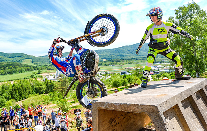 電動バイクで史上初の王座獲得！ 全日本トライアル選手権